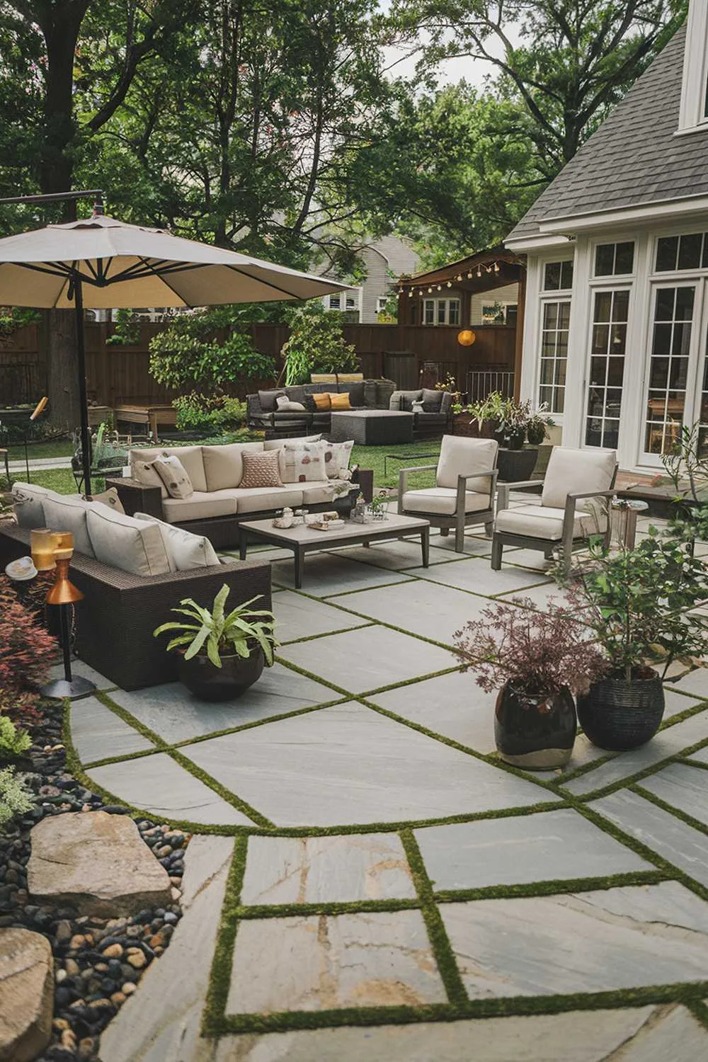 A flagstone patio design